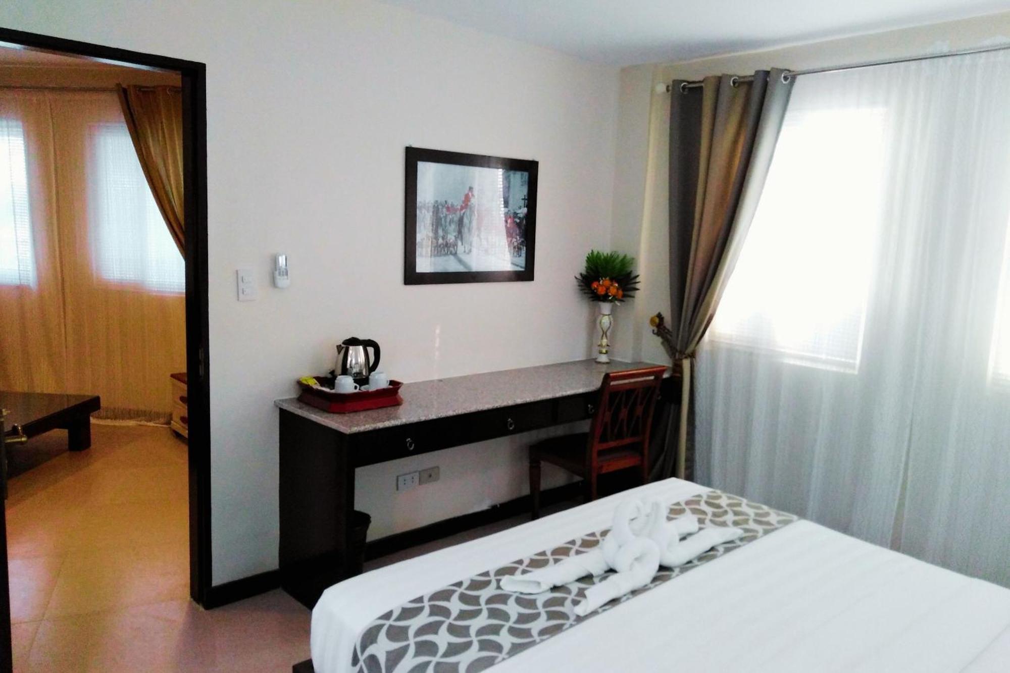 Venezia Suites Hotel Iloilo Номер фото