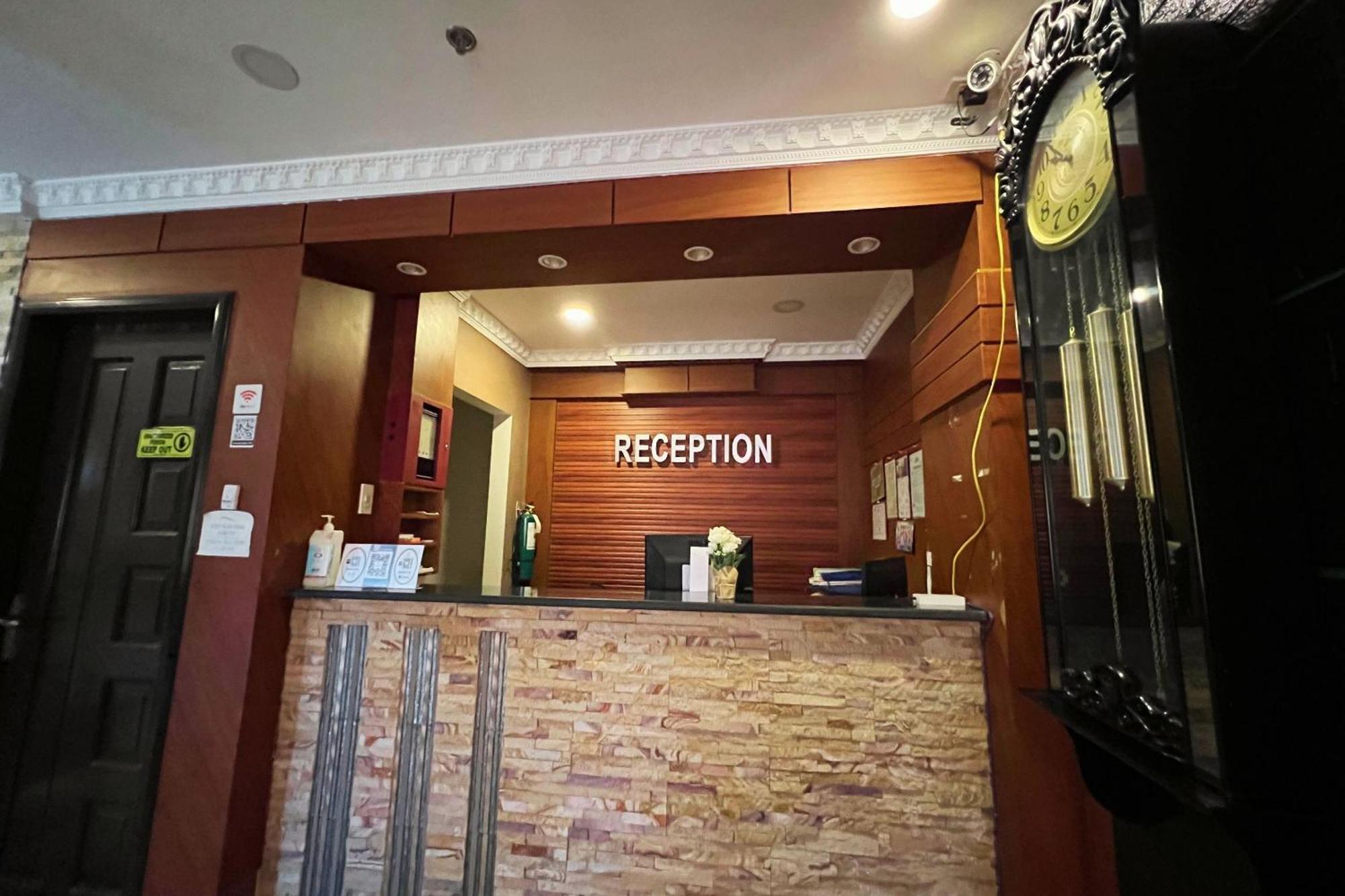 Venezia Suites Hotel Iloilo Экстерьер фото