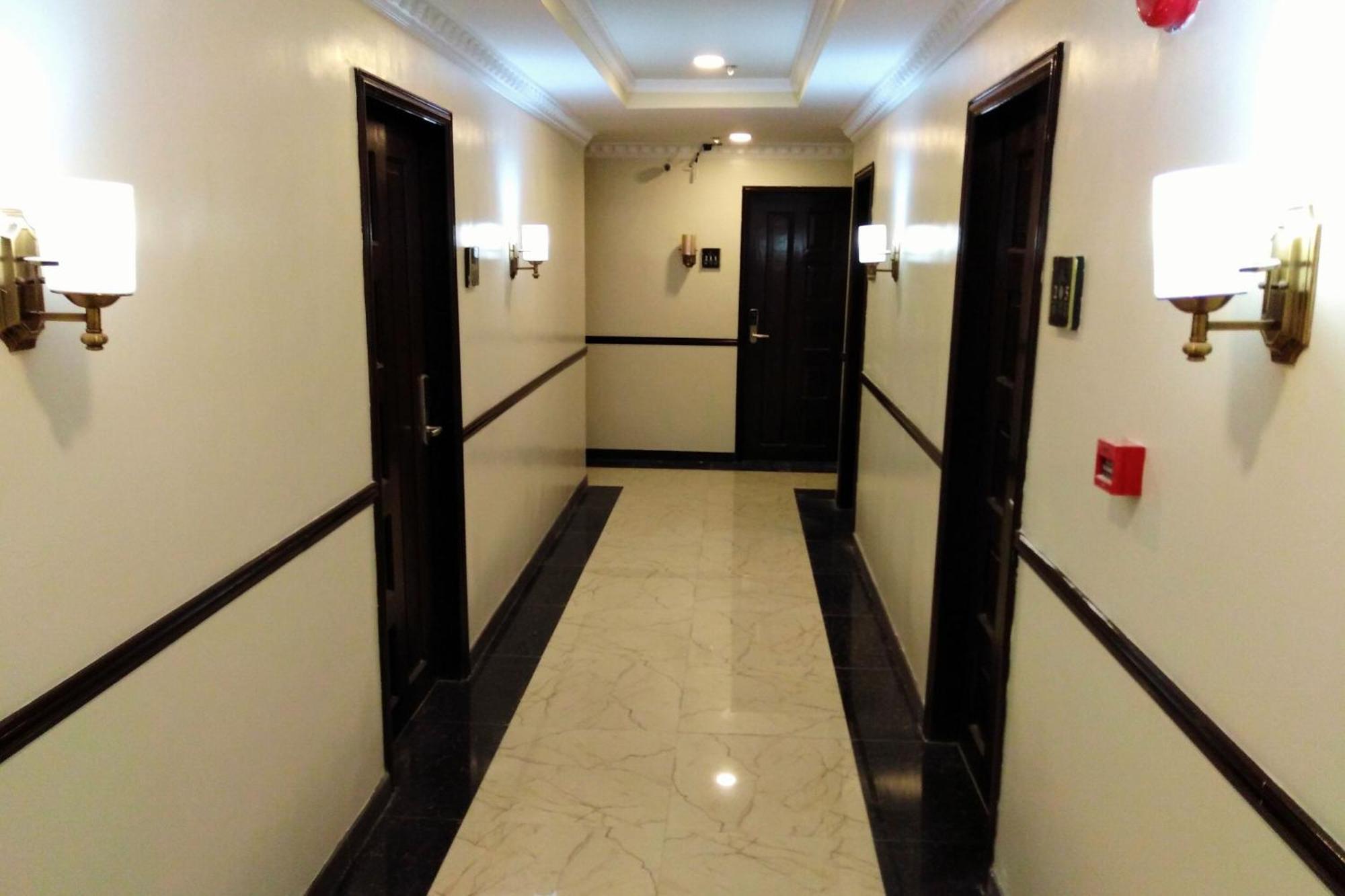Venezia Suites Hotel Iloilo Экстерьер фото